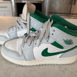 Nike Air Jordan 1 Mid White Gray Green, Youth 5.5. VGUC